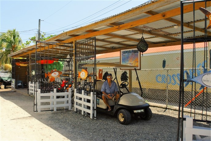 Lance Bodden Rental on the Point in Utila