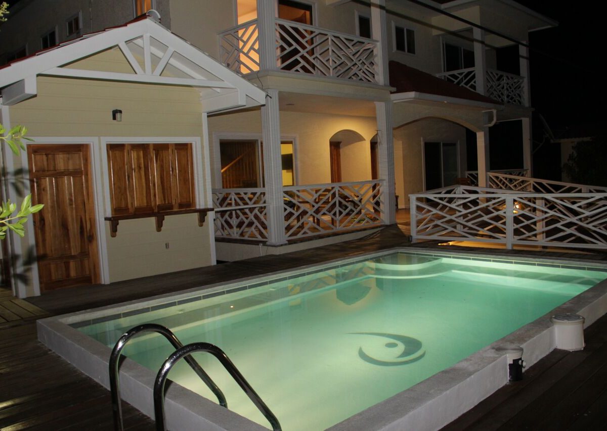 The Oyster Bed Lagoon Villas have 2 or 3 bedrooms and pool